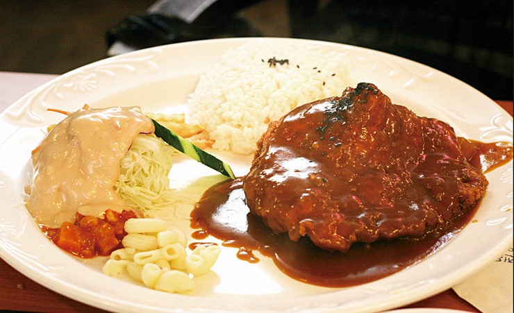 重返美味岁月——釜山日式西餐炸猪排的怀旧之旅