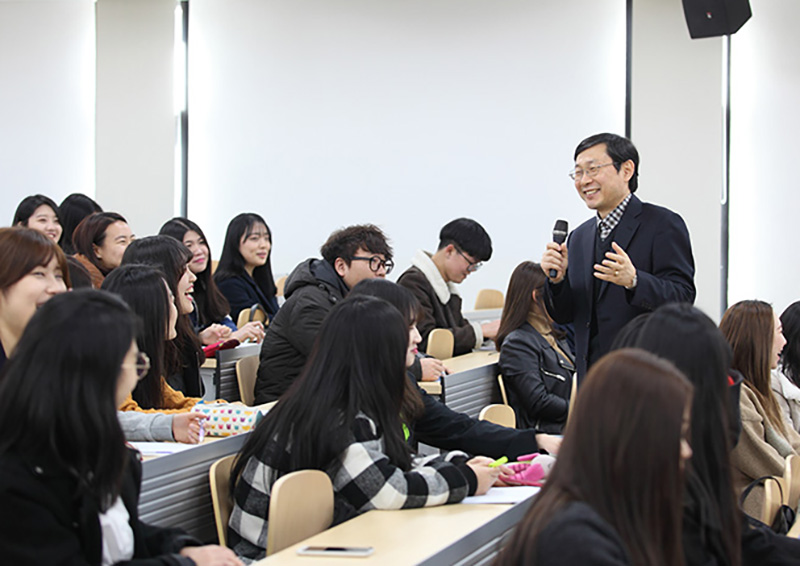 부산외대 학생들의 수업 모습.