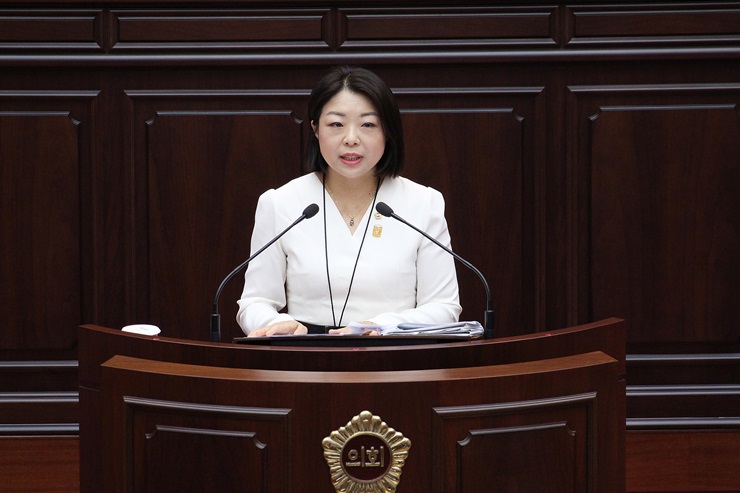 김민정 의원은 제3차 본회의에서 부산은 원전밀집도시이므로 만에 하나 발생할 수 있는 원전사고에 대한 대책을 마련해야 한다고 촉구했다.