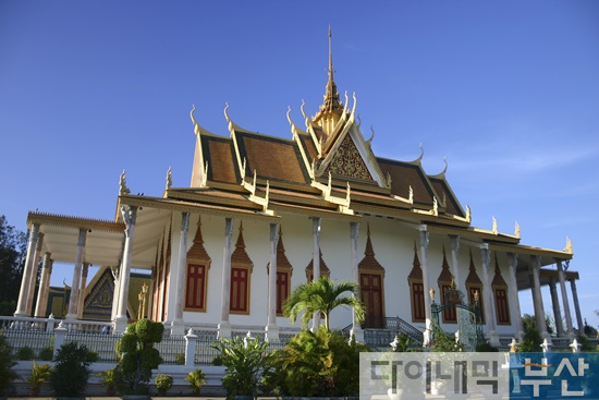 프놈펜 왕궁 전경