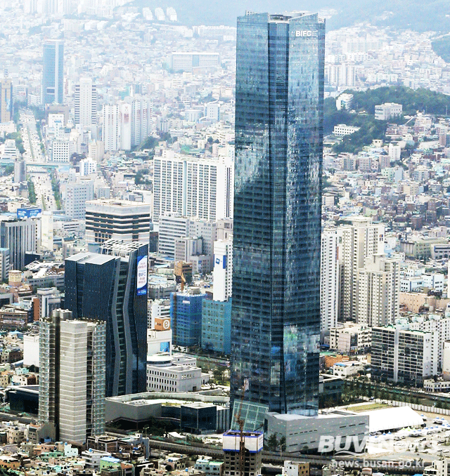 지상 63층 BIFC 빌딩