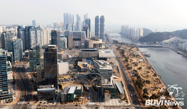 지난 6일 해운대 더포스코샵에서 내려다 본 일대 전경