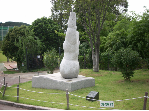 넘어지는 인간인지 혹은 추락하는 인간인지 누가 알것인가? 설치사진