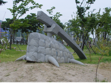 문성주(한국) 생명체 - 진화(바다에서 우주로) 설치사진