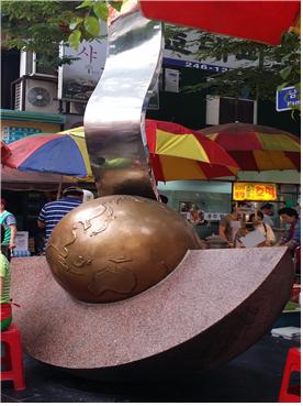 부산국제영화제 거리 동상 사진