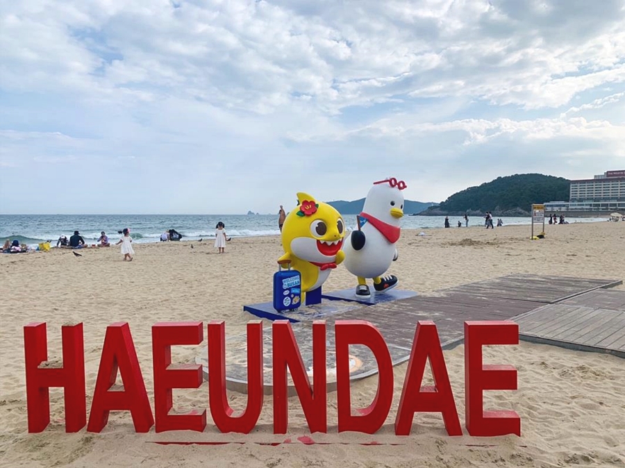 Take a photo with two iconic characters in Haeundae