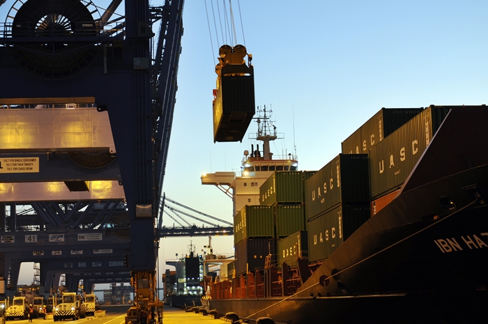 부산신항-문진우