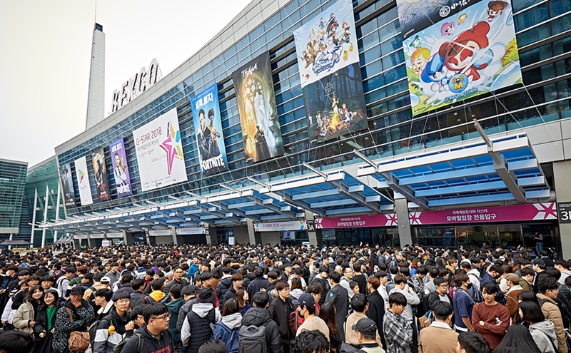 1면-야외입장객-문진우