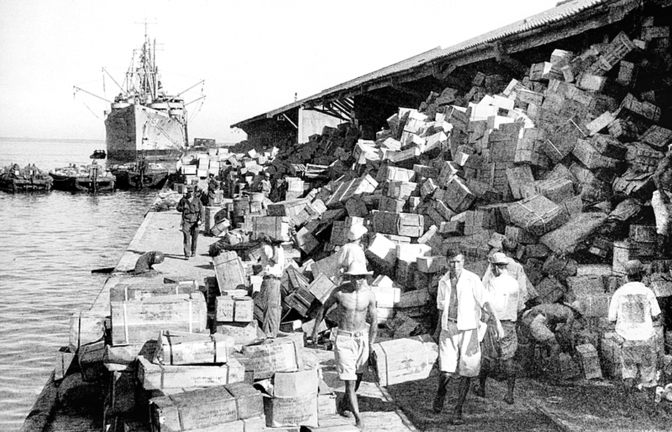 12-13-4 전쟁기 부산항 제2부두의 군수물자(1950-10-02)