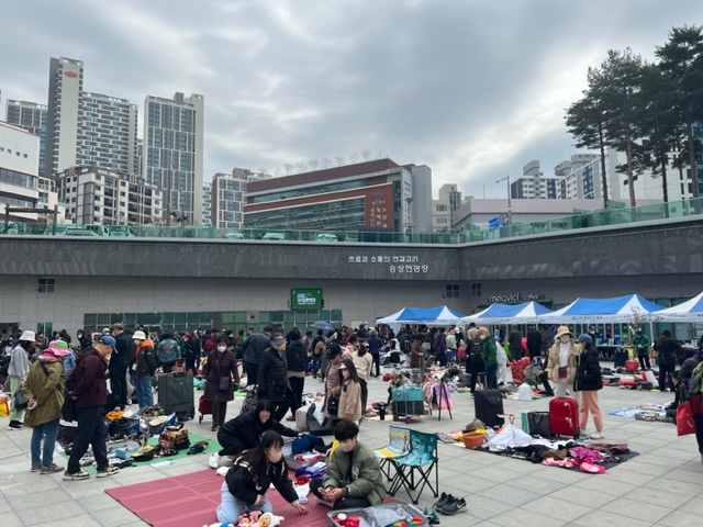 Discover valuable items at the 2024 Citizens’ Flea Market