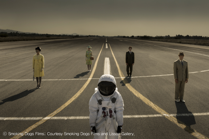 (+Courtesy) AKOM160002_Spaceman and Quartett on Runway