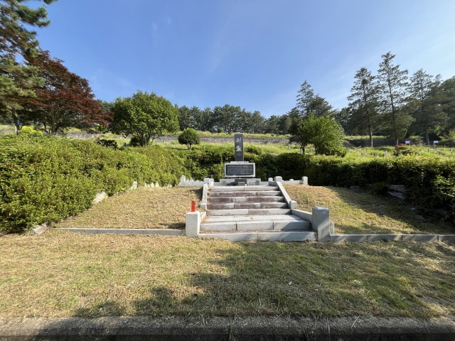 104_묘지유실위령비