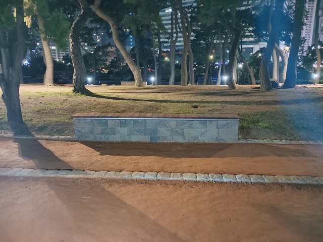 황톳길 휴식의자
