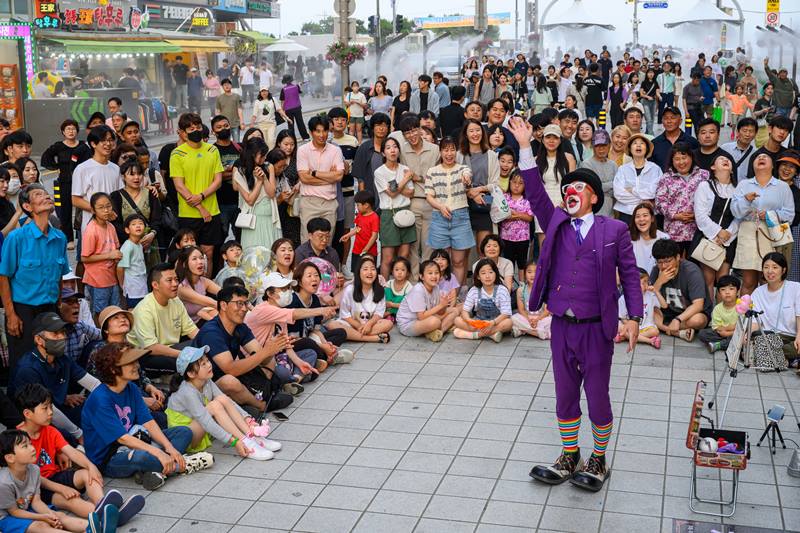 마술버스킹-국제신문