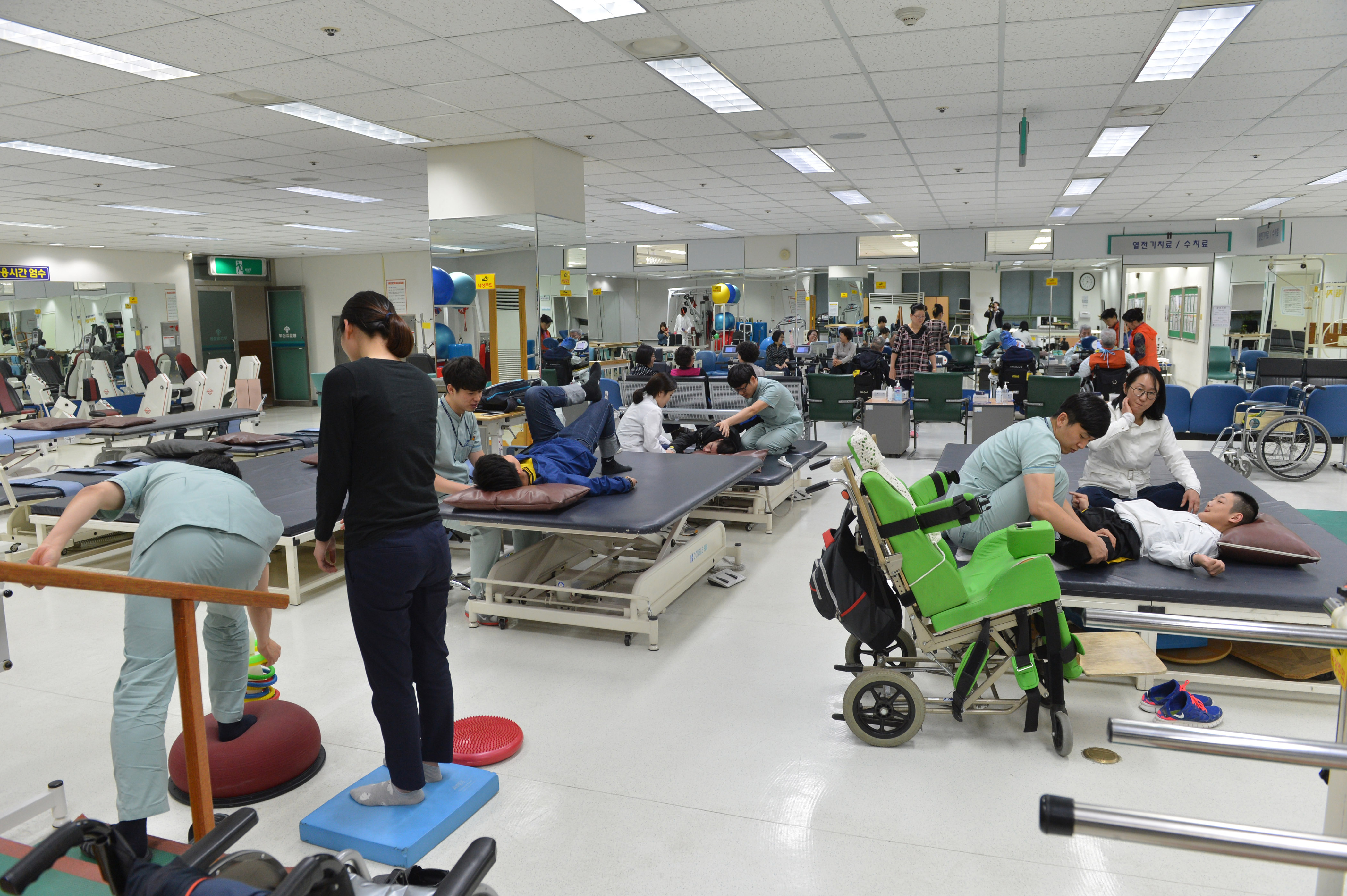 20160415 뇌병변장애인을 위한 치료지원센터 개소식(부산의료원) 07.jpg