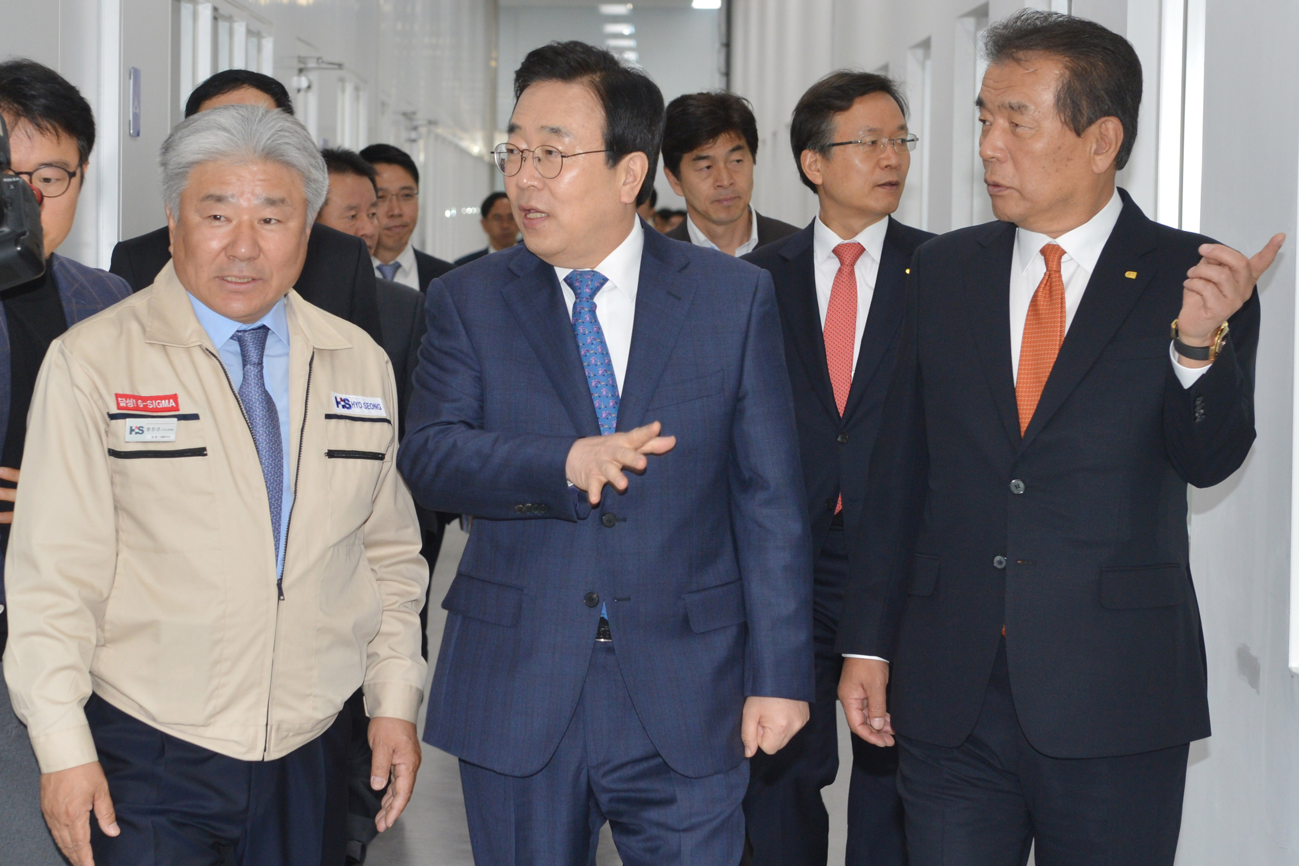 20160426 동부산 산단기업 현장방문(효성전기) 13.jpg