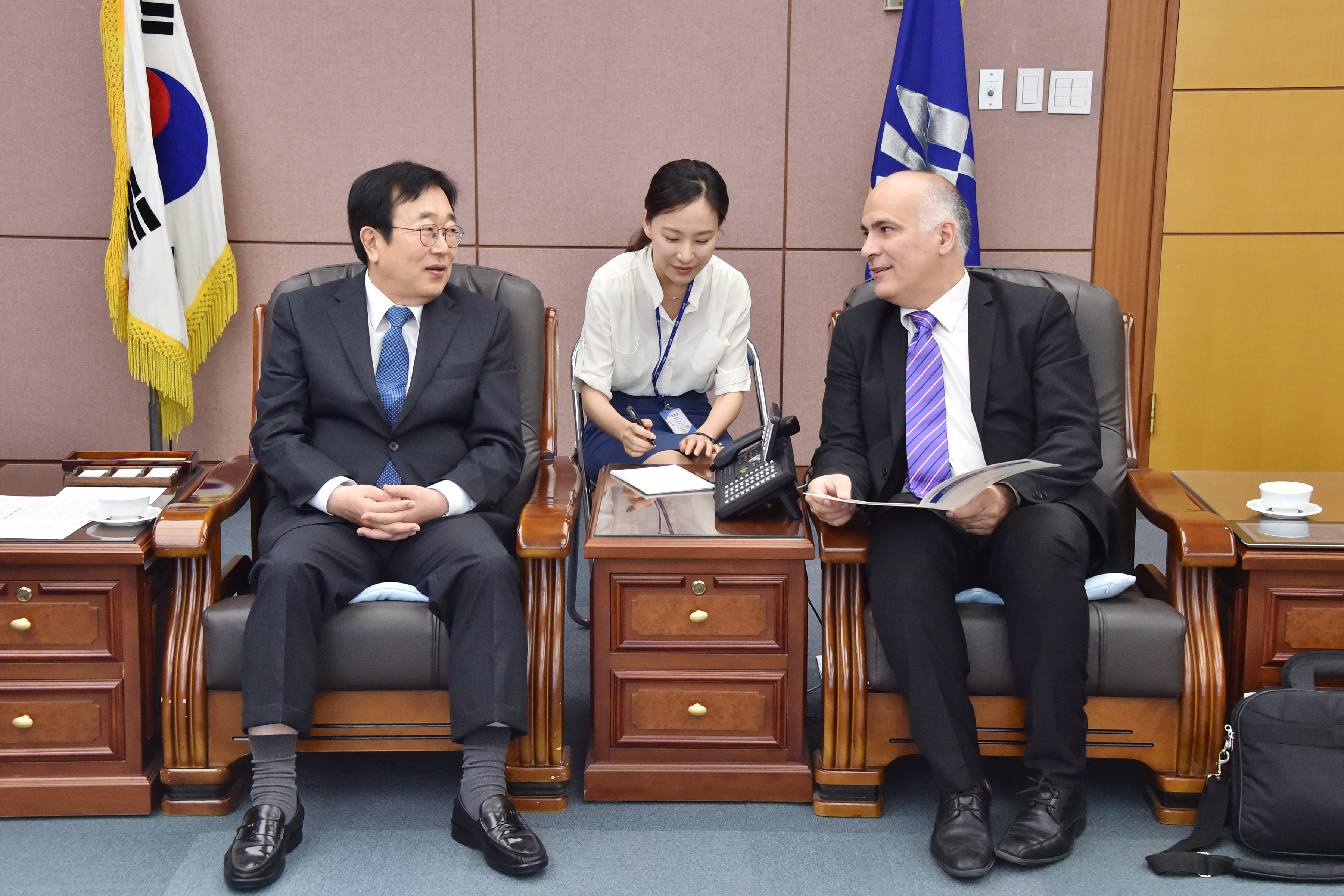 20160721 바르셀로나 혁신 지구대표 방문(접견실) 01.jpg