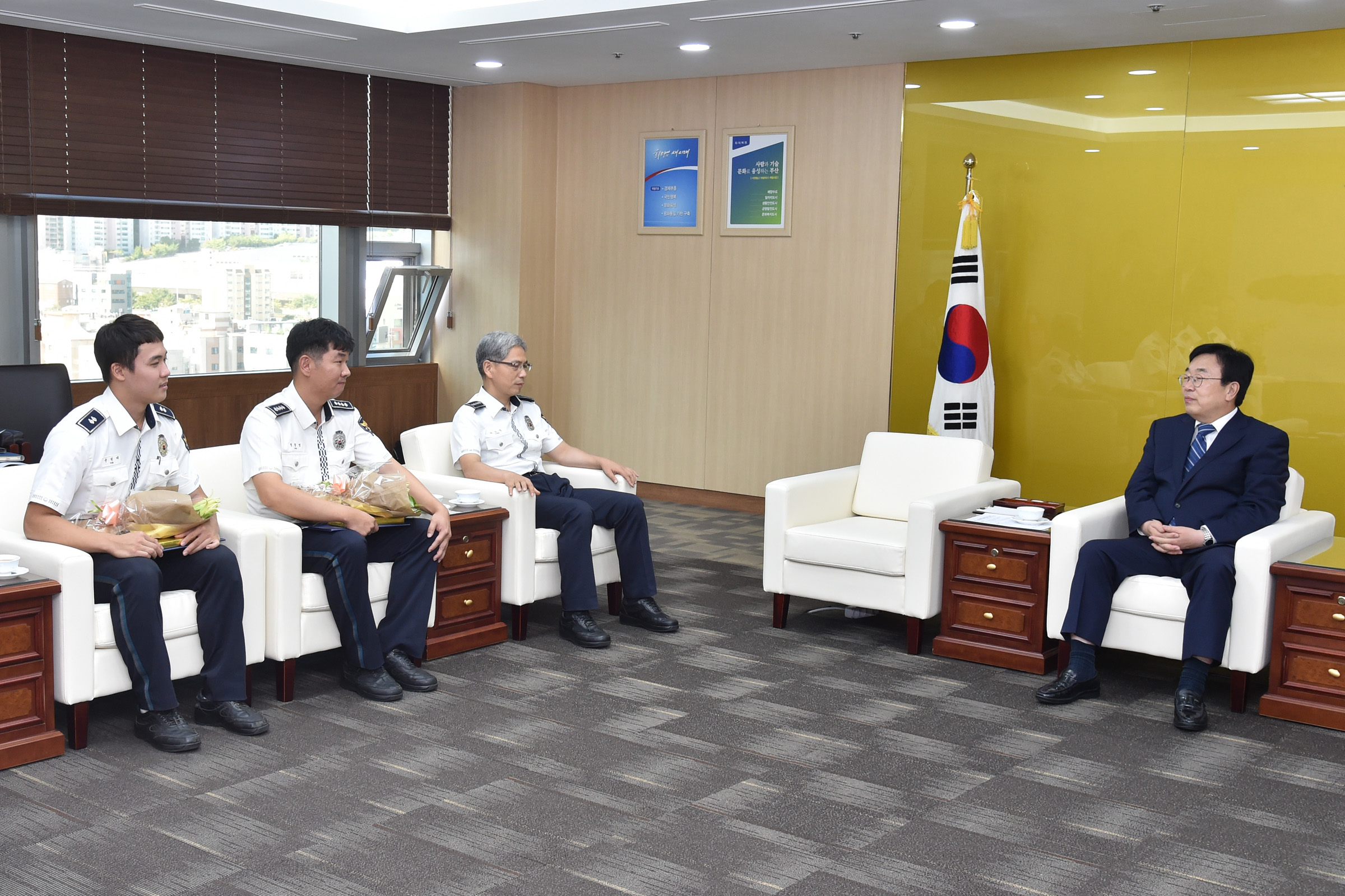 20160920 모범 선행시민 표창(접견실) 12.jpg