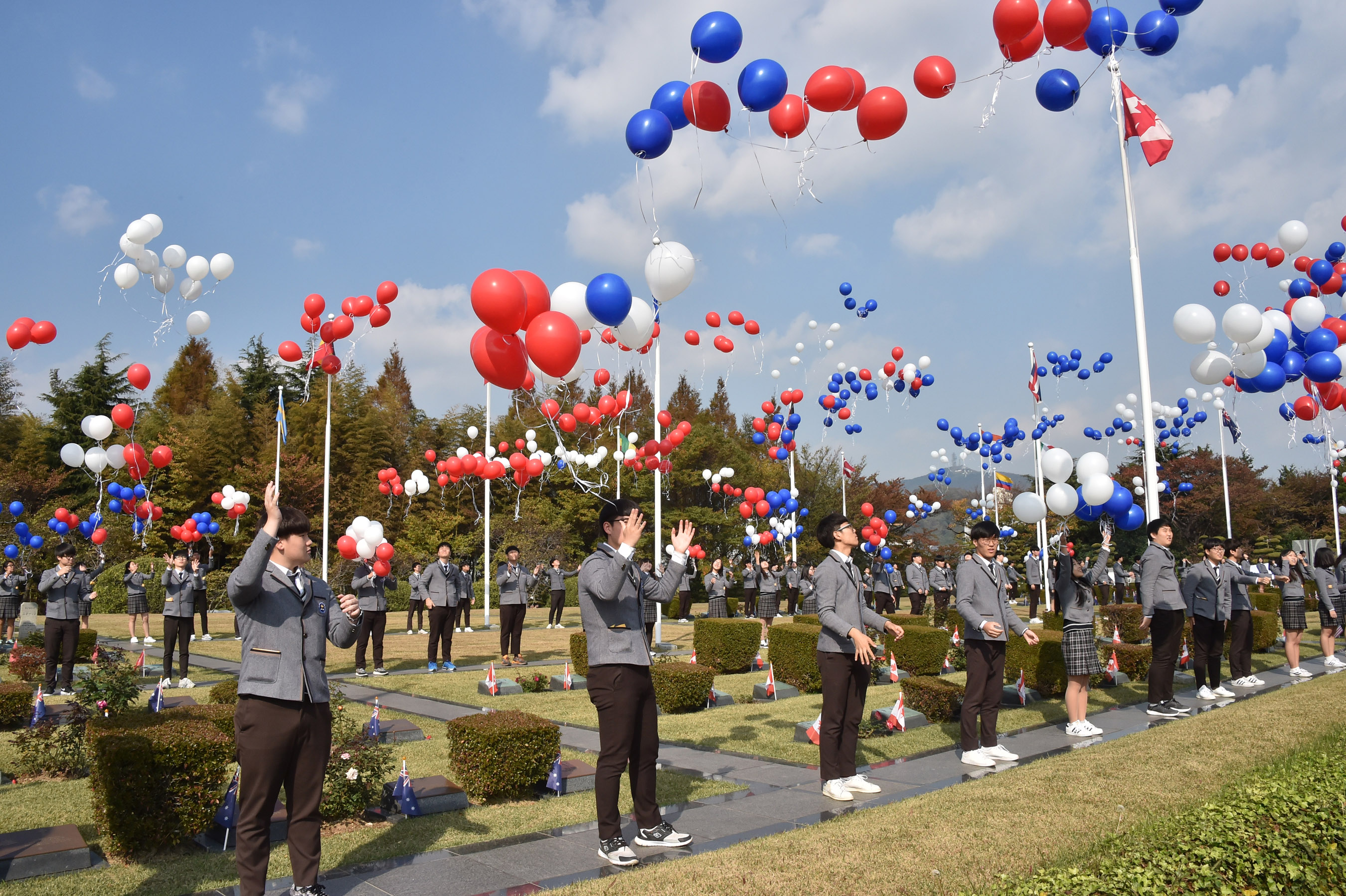 20161111 턴 투워드 부산 추모식(유엔공원) 16.jpg