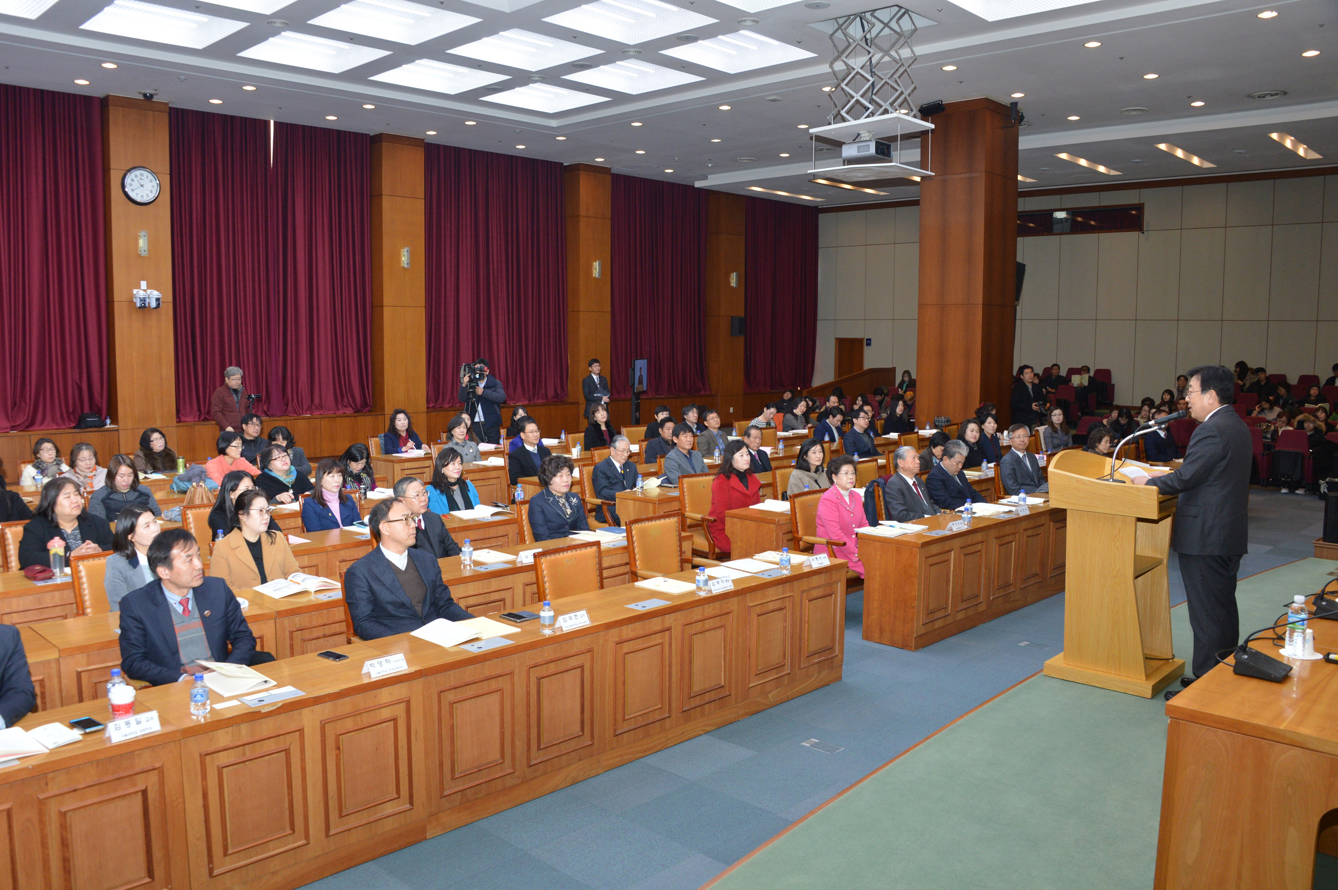 20161207 부산시 청소년 상담복지센터 심포지엄 개회식(국제회의장) 02.jpg