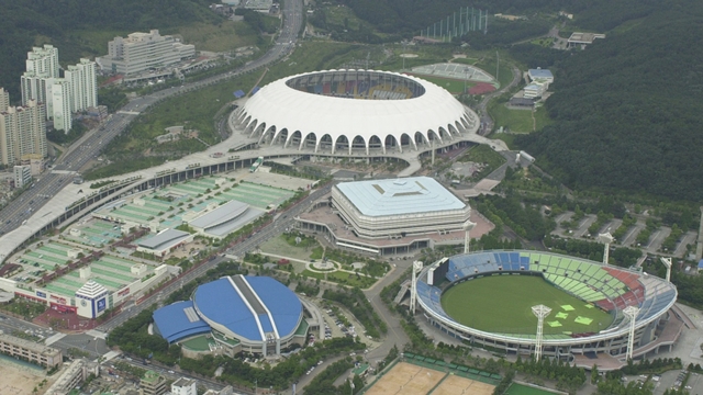 1면-2-부산종합운동장(항) 030717-02-부산시
