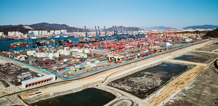 부산신항-권성훈