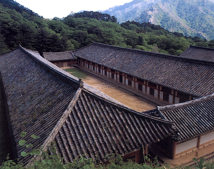 해인사 장경판전 [Haeinsa Temple Janggyeong Panjeon, the Depositories for the Tripitaka Koreana Woodblocks] 이미지4