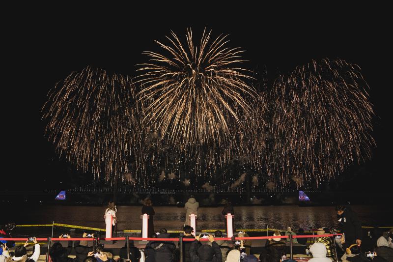 20221217 제17회 부산불꽃축제 개막식 (광안리 해수욕장)썸네일