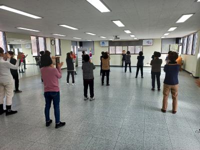 대청동 주민자치회 프로그램 스트레칭과라인댄스(2월)썸네일