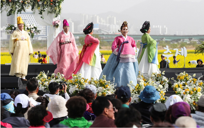 Nakdong Riverside Yuchae Flower Festival 