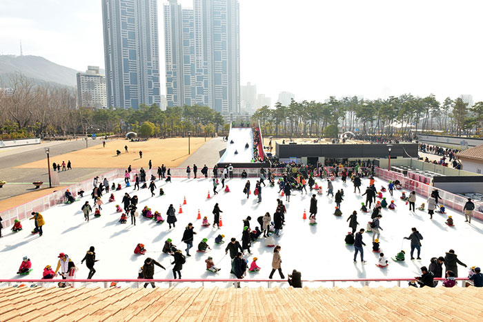 Outdoor Ice Sled-riding at Busan Citizens Park 