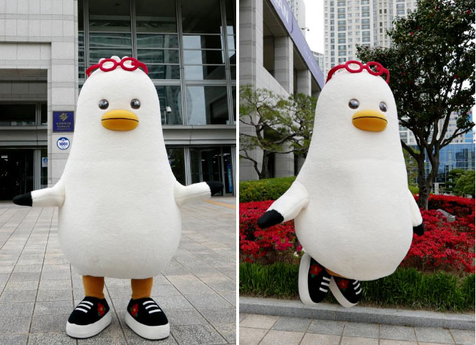Busan's public outreach mascot, Busan Seagull 