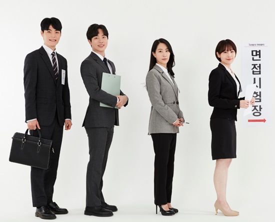 면접용 정장? ‘드림옷장’이 빌려드립니다! 기사 사진