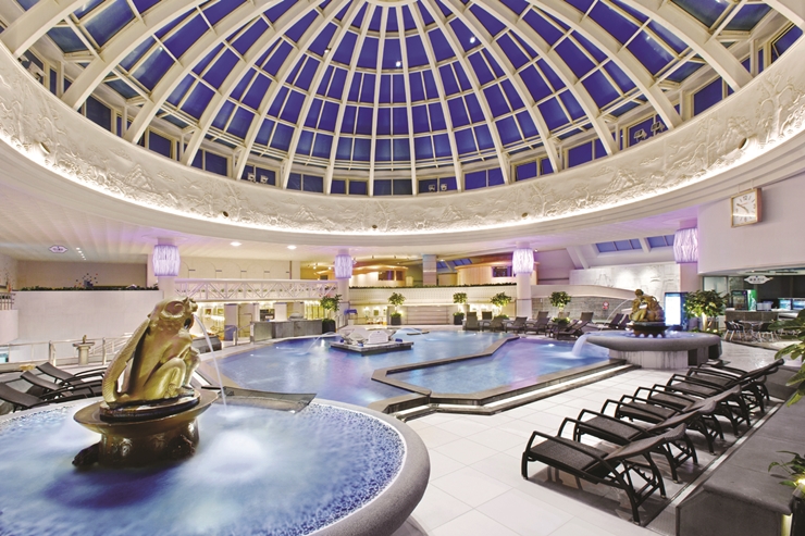 사포지향의 가마솥은 지금도 "펄펄" 기사 사진