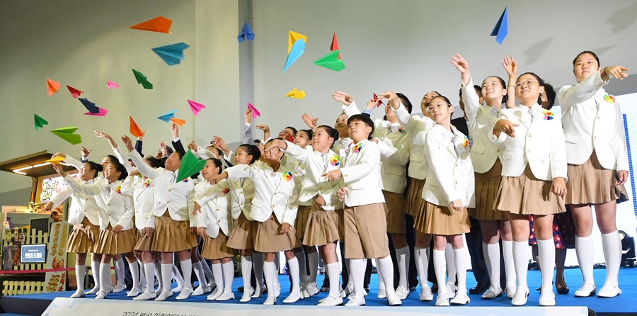 “아이 키우는 비용, 맘 쓰였는데 이제 빠빠이∼”