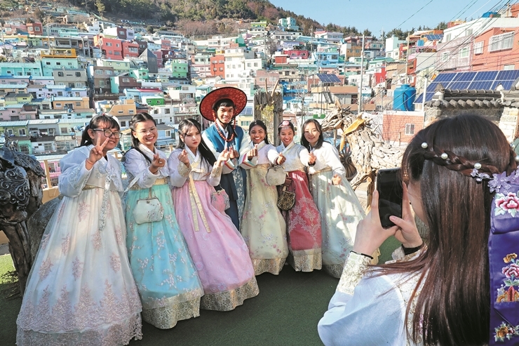 올해 부산 찾은 관광객 9천400만명…연 1억명 돌파 ‘예고’