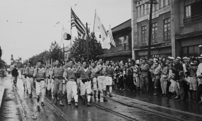 Posse parade to welcome stationed U.S. Troops (1945.9.16)