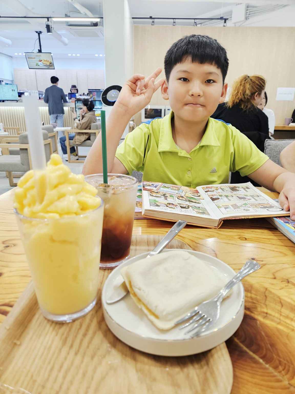 사하구의 대표 도서관 부산 시립 사하도서관을 소개합니다. 대표이미지