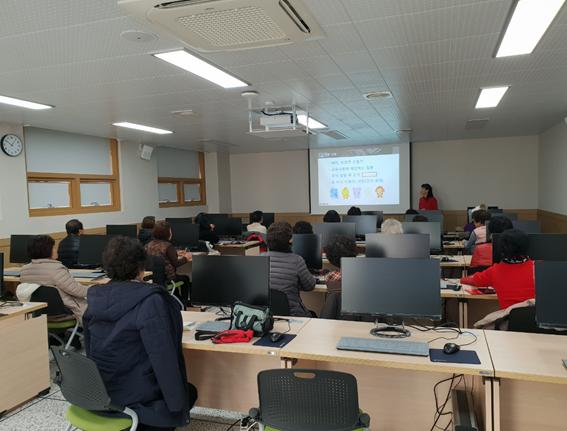 초읍동 주민자치회 스마트폰 교실 이미지