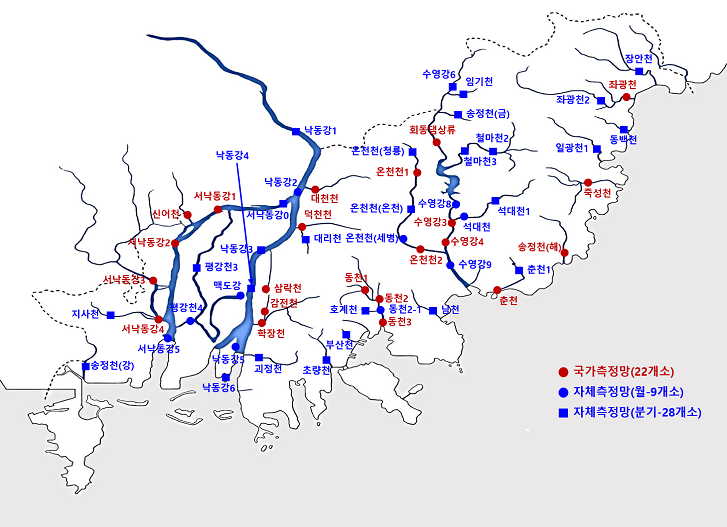 조사지점 위치도 국가측정망(22개소:좌광천, 죽성천, 송정천(해), 회동댐상류, 온천천1, 온천천2, 춘천, 수영강3, 수영강4, 동천1, 동천2, 동천3, 대천천, 덕천천, 삼락천, 감전천, 학장천, 서낙동강1, 서낙동강2, 서낙동강3, 서낙동강4, 신어천) 
            자체측정망(월-9개소:수영강8, 수영강9, 석대천, 온천천(세병), 동천2-1, 맥도강, 평강천4, 낙동강5, 서낙동강5) 
            자체측정망(분기-28개소:장안천, 좌광천2, 동백천, 일광천, 수영강6, 임기천, 송정천(금), 철마천2, 철마천3, 석대천1, 춘천1, 온천천(청룡), 온천천(온천), 남천, 호계천, 부산천, 초량천, 대리천, 낙동강1, 낙동강3, 낙동강4, 서낙동강0,
            평강천3, 괴정천, 낙동강6, 지사천, 송정천(강))