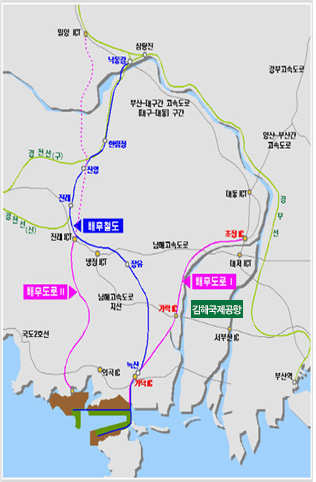 김해국제공항, 배후도로1: 초정ic- 가락ic- 가덕ic로 연결
                                            배후도로2, 배후철도: 낙동강 - 한림정 - 진영 - 진례 - 장유 - 녹산