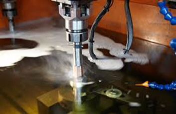 전기 방전 가공(Electro Discharge Machining)이미지